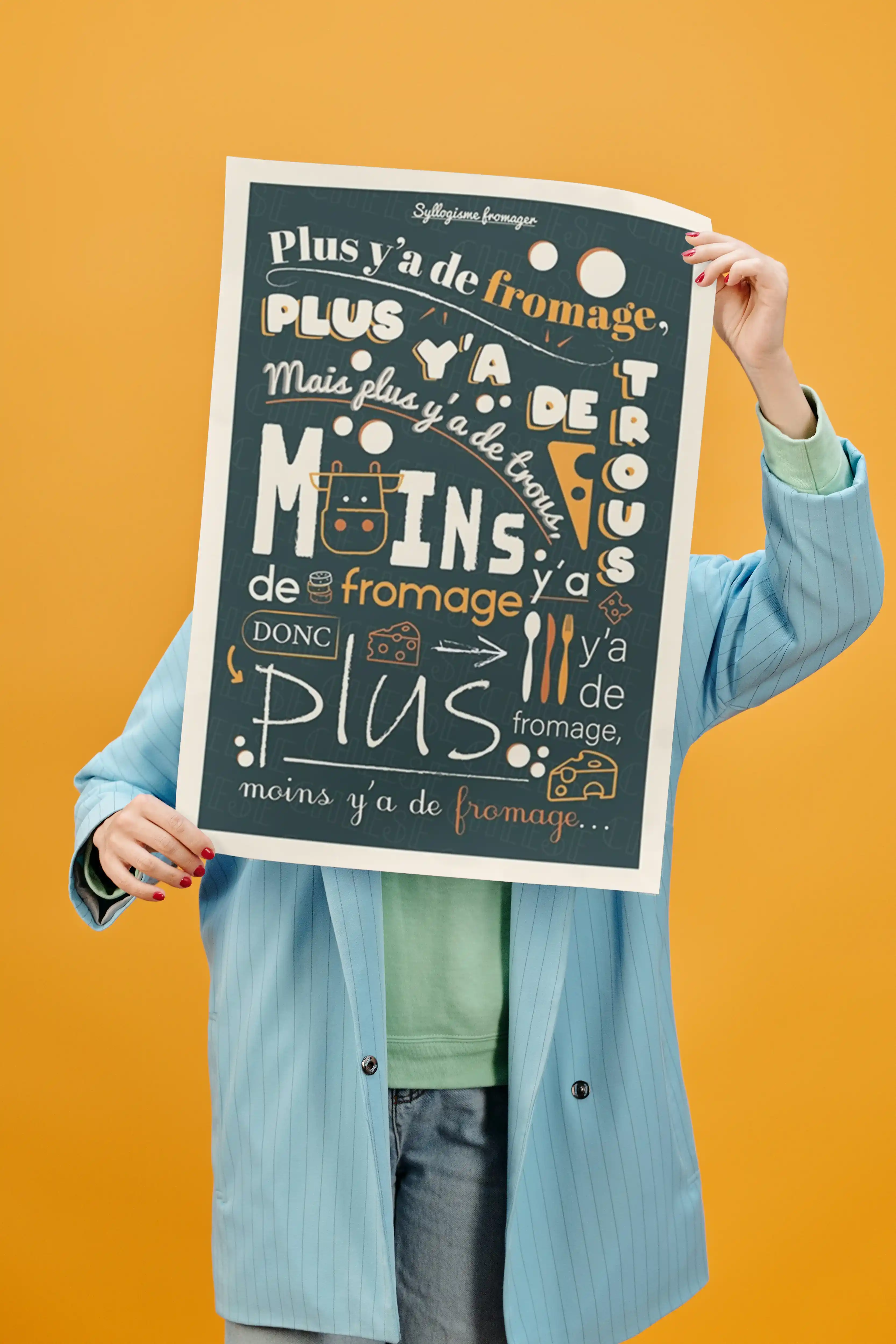 Photo d'une personne tenant une affiche.